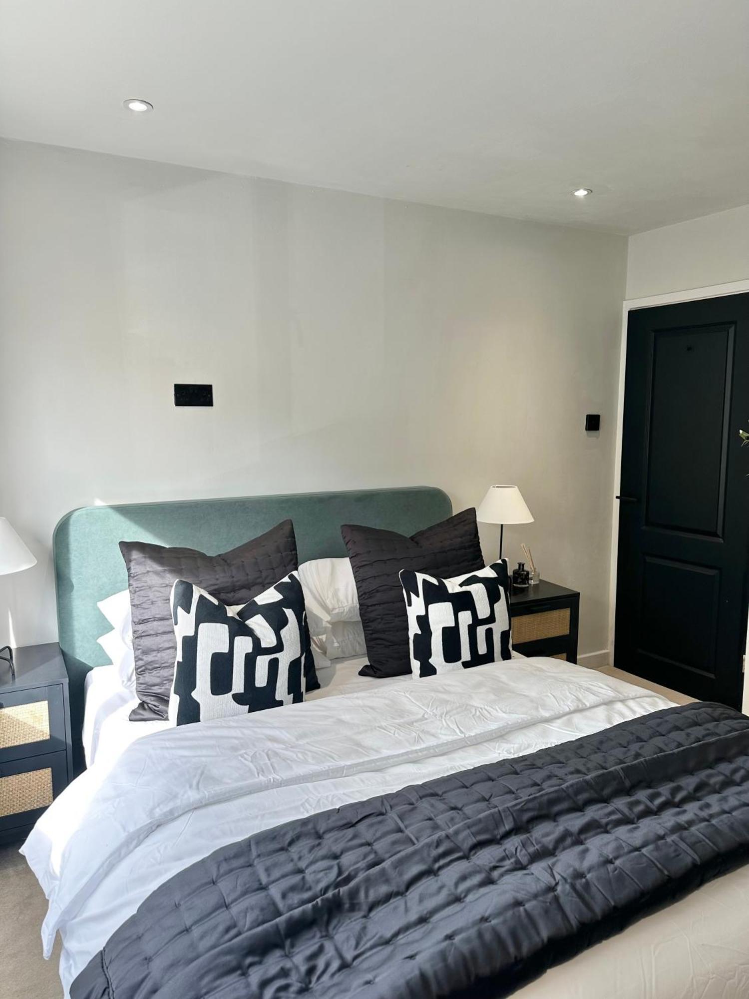Canal Mews - 1 Min From Trafford Centre And 2 Min M60! Holiday home *