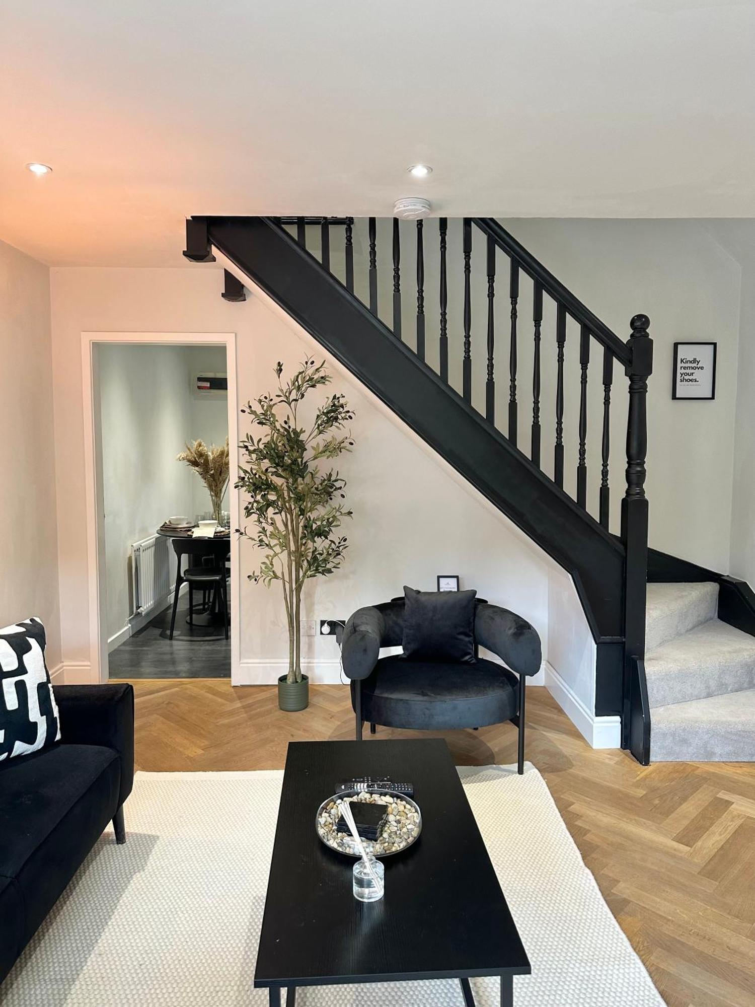 Canal Mews - 1 Min From Trafford Centre And 2 Min M60! *