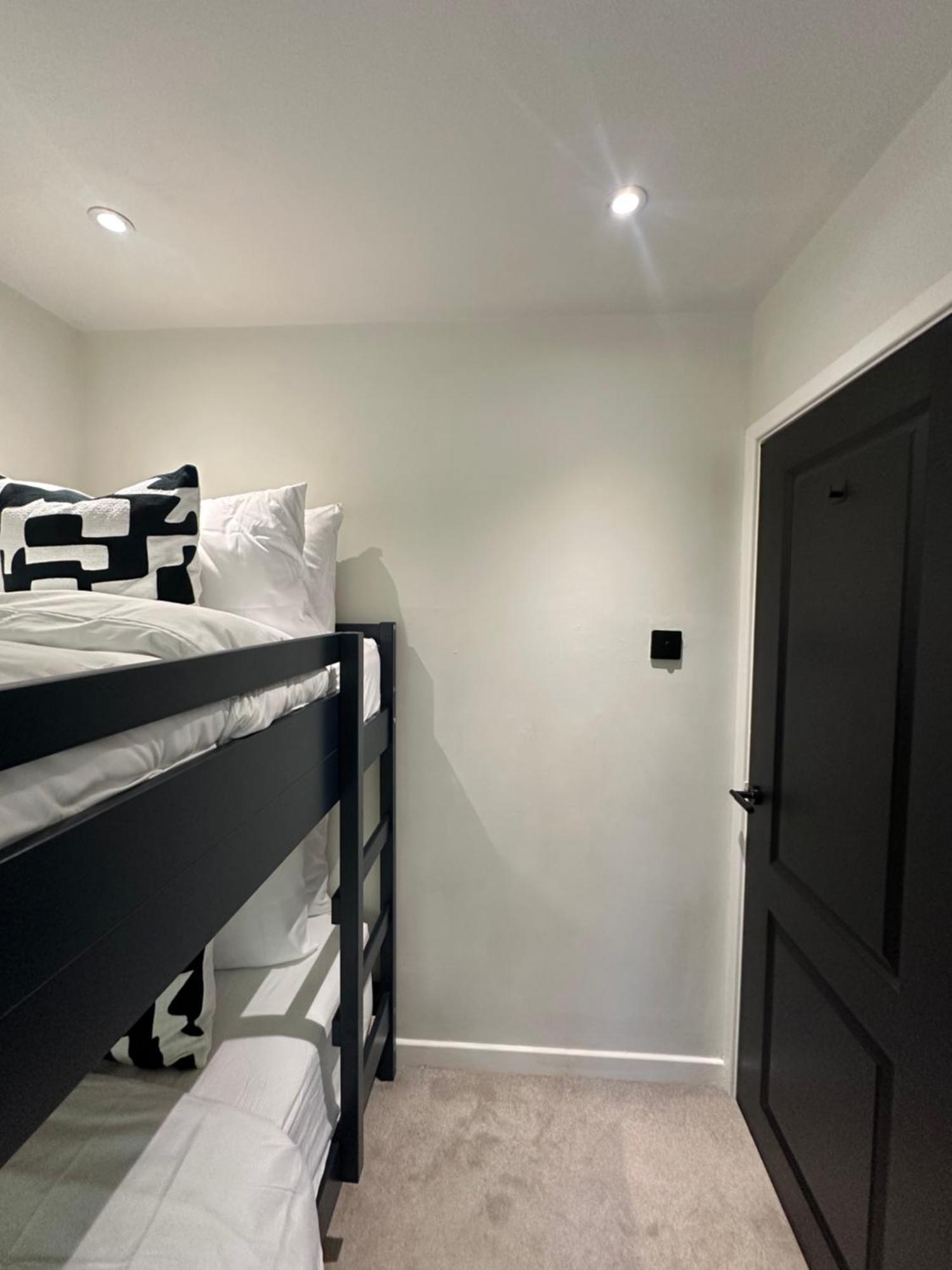 Canal Mews - 1 Min From Trafford Centre And 2 Min M60! *